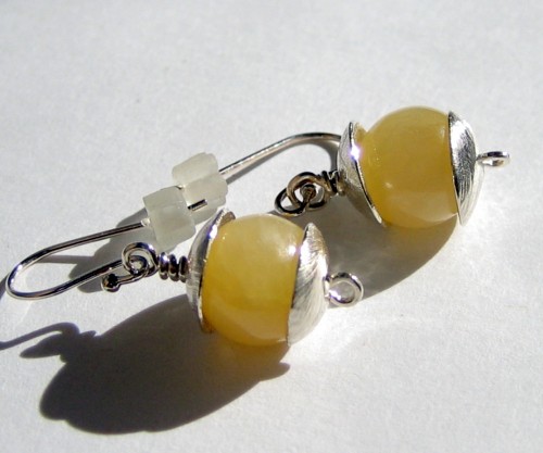 Earrings - Soft Yellow Aragonite 10mm Round Sterling E116swss